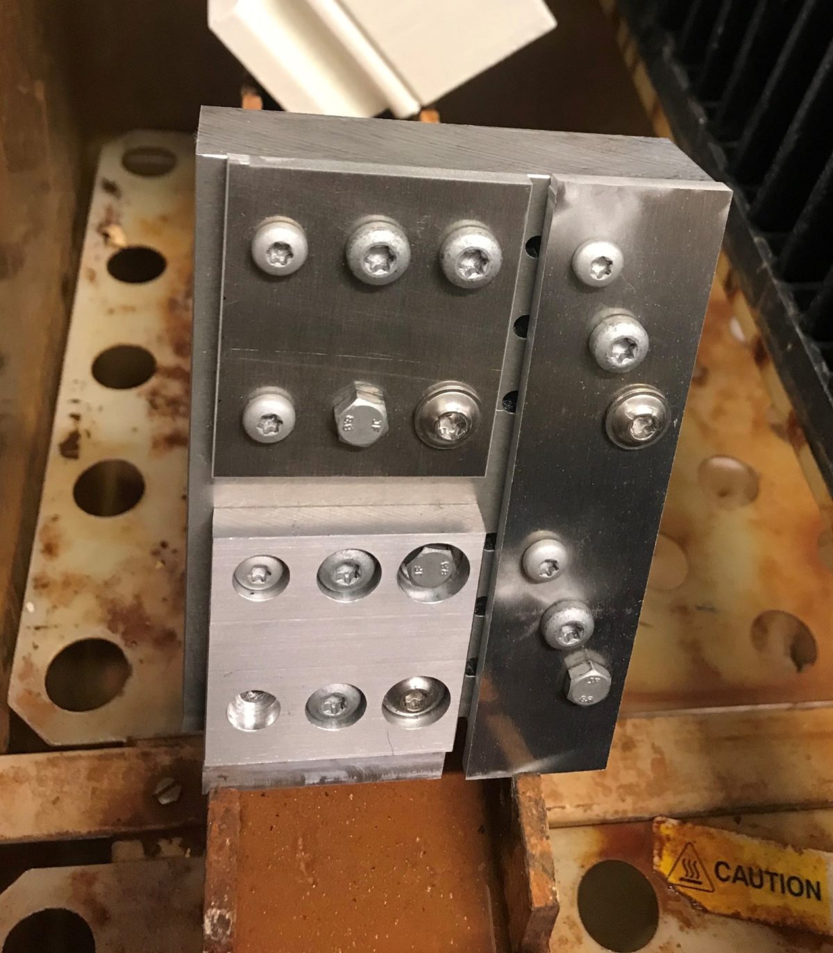 Galvanic corrosion in bolted Aluminium joints Highrise